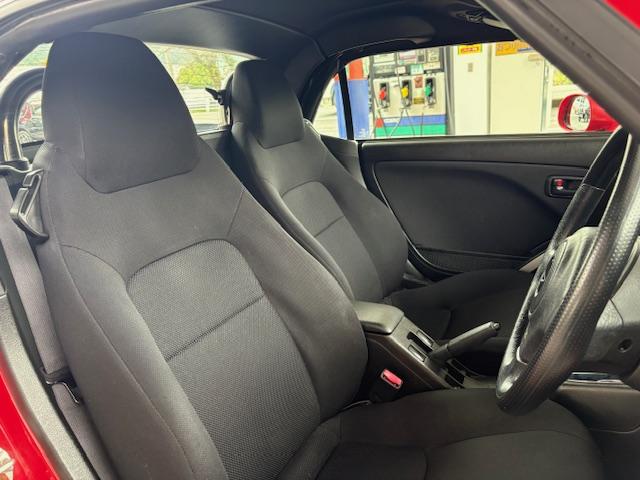 コペン アクティブトップ　電動オープン開閉可能　オープンカー　ナビ　ＴＶ　ＡＴ　キーレスエントリー　純正１５インチアルミホイール　ＣＤ　ＤＶＤ再生　エアコン　パワーステアリング　パワーウィンドウ　運転席エアバッグ（28枚目）