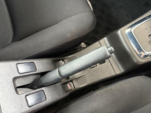 コペン アクティブトップ　電動オープン開閉可能　オープンカー　ナビ　ＴＶ　ＡＴ　キーレスエントリー　純正１５インチアルミホイール　ＣＤ　ＤＶＤ再生　エアコン　パワーステアリング　パワーウィンドウ　運転席エアバッグ（32枚目）