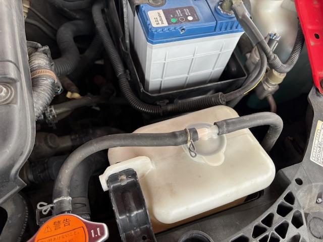 コペン アクティブトップ　電動オープン開閉可能　オープンカー　ナビ　ＴＶ　ＡＴ　キーレスエントリー　純正１５インチアルミホイール　ＣＤ　ＤＶＤ再生　エアコン　パワーステアリング　パワーウィンドウ　運転席エアバッグ（47枚目）