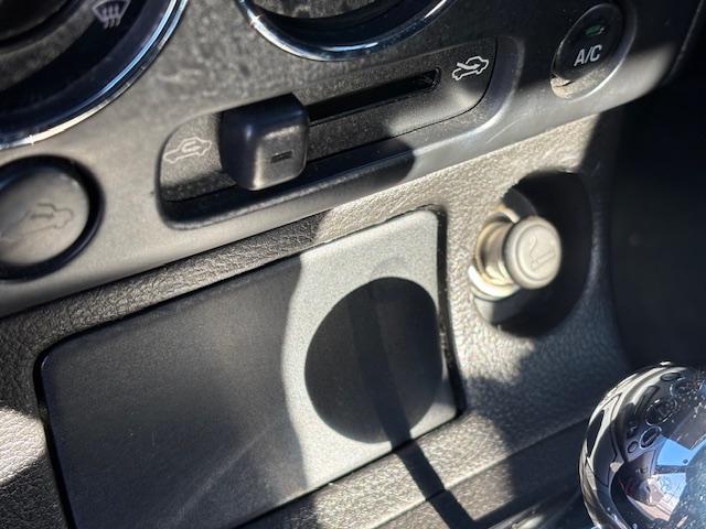 コペン アクティブトップ　電動オープン開閉可能　オープンカー　ナビ　ＴＶ　ＡＴ　キーレスエントリー　純正１５インチアルミホイール　ＣＤ　ＤＶＤ再生　エアコン　パワーステアリング　パワーウィンドウ　運転席エアバッグ（59枚目）