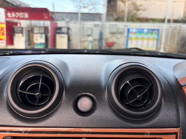 コペン アクティブトップ　電動オープン開閉動作確認済　Ｂｌｕｅｔｏｏｔｈ接続　ＥＴＣ　ナビ　ＡＴ　キーレスエントリー　社外アルミ　衝突安全ボディ　ＡＢＳ　ＵＳＢ　ミュージックプレイヤー接続可　ステップイルミネーション（5枚目）