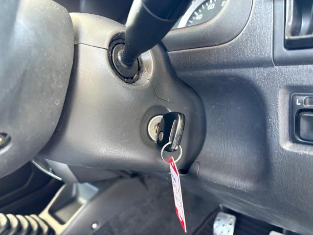 ジムニー ワイルドウインド　リフトアップ　４ＷＤ　前後ドライブレコーダー　Ｂｌｕｅｔｏｏｔｈ接続　社外マフラー　ナビ　ＴＶ　キーレスエントリー　電動格納ミラー　シートヒーター　ＭＴ　ルーフレール　アルミホイール　衝突安全ボディ（10枚目）