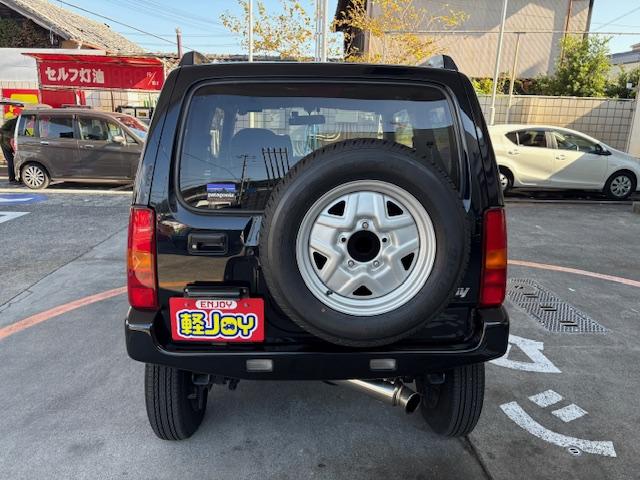 ジムニー ワイルドウインド　リフトアップ　４ＷＤ　前後ドライブレコーダー　Ｂｌｕｅｔｏｏｔｈ接続　社外マフラー　ナビ　ＴＶ　キーレスエントリー　電動格納ミラー　シートヒーター　ＭＴ　ルーフレール　アルミホイール　衝突安全ボディ（16枚目）