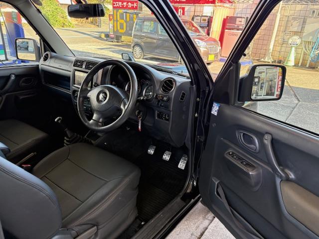 ジムニー ワイルドウインド　リフトアップ　４ＷＤ　前後ドライブレコーダー　Ｂｌｕｅｔｏｏｔｈ接続　社外マフラー　ナビ　ＴＶ　キーレスエントリー　電動格納ミラー　シートヒーター　ＭＴ　ルーフレール　アルミホイール　衝突安全ボディ（37枚目）