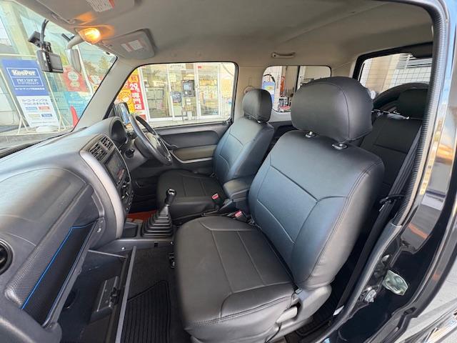 ジムニー ワイルドウインド　リフトアップ　４ＷＤ　前後ドライブレコーダー　Ｂｌｕｅｔｏｏｔｈ接続　社外マフラー　ナビ　ＴＶ　キーレスエントリー　電動格納ミラー　シートヒーター　ＭＴ　ルーフレール　アルミホイール　衝突安全ボディ（44枚目）