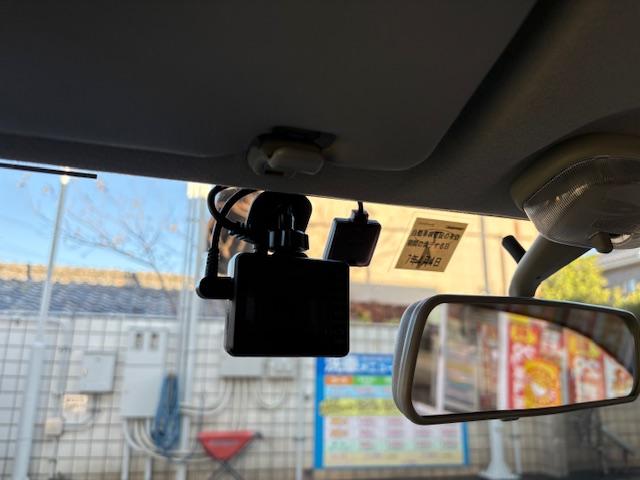 ジムニー クロスアドベンチャーＸＣ　リフトアップ　社外マフラー　４ＷＤ　ドライブレコーダー　ＥＴＣ　ナビ　キーレスエントリー　電動格納ミラー　シートヒーター　ＡＴ　ＡＢＳ　アルミホイール　衝突安全ボディ　ＡＣ　ＰＳ　ＰＷ　ターボ車（7枚目）