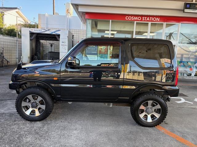 ジムニー クロスアドベンチャーＸＣ　リフトアップ　社外マフラー　４ＷＤ　ドライブレコーダー　ＥＴＣ　ナビ　キーレスエントリー　電動格納ミラー　シートヒーター　ＡＴ　ＡＢＳ　アルミホイール　衝突安全ボディ　ＡＣ　ＰＳ　ＰＷ　ターボ車（14枚目）