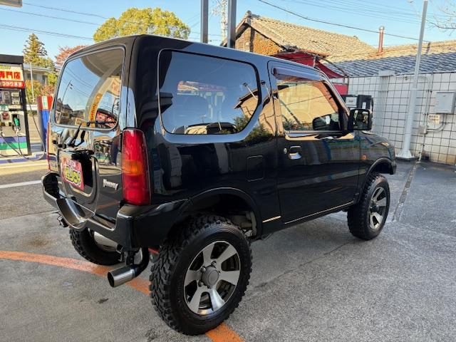 ジムニー クロスアドベンチャーＸＣ　リフトアップ　社外マフラー　４ＷＤ　ドライブレコーダー　ＥＴＣ　ナビ　キーレスエントリー　電動格納ミラー　シートヒーター　ＡＴ　ＡＢＳ　アルミホイール　衝突安全ボディ　ＡＣ　ＰＳ　ＰＷ　ターボ車（16枚目）