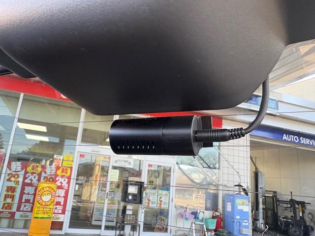 ジムニー クロスアドベンチャーＸＣ　リフトアップ　社外マフラー　４ＷＤ　ドライブレコーダー　ＥＴＣ　ナビ　キーレスエントリー　電動格納ミラー　シートヒーター　ＡＴ　ＡＢＳ　アルミホイール　衝突安全ボディ　ＡＣ　ＰＳ　ＰＷ　ターボ車（21枚目）