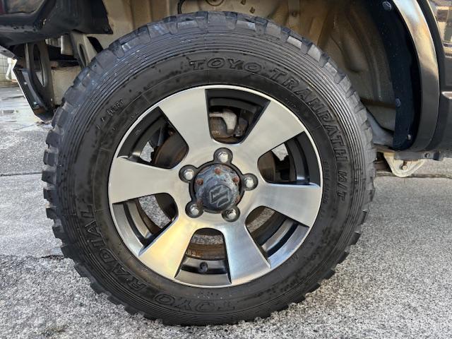 ジムニー クロスアドベンチャーＸＣ　リフトアップ　社外マフラー　４ＷＤ　ドライブレコーダー　ＥＴＣ　ナビ　キーレスエントリー　電動格納ミラー　シートヒーター　ＡＴ　ＡＢＳ　アルミホイール　衝突安全ボディ　ＡＣ　ＰＳ　ＰＷ　ターボ車（36枚目）