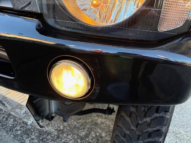 ジムニー クロスアドベンチャーＸＣ　リフトアップ　社外マフラー　４ＷＤ　ドライブレコーダー　ＥＴＣ　ナビ　キーレスエントリー　電動格納ミラー　シートヒーター　ＡＴ　ＡＢＳ　アルミホイール　衝突安全ボディ　ＡＣ　ＰＳ　ＰＷ　ターボ車（63枚目）