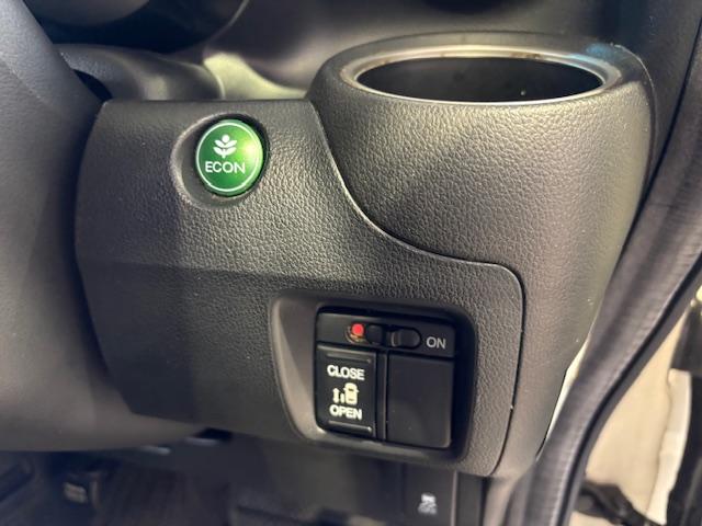 N-BOXカスタム G・Lパッケージ ワンオーナー ドライブレコーダー 両側スライド・片側電動 オートライト HID スマートキー アイドリングストップ 電動格納ミラー ベンチシート CVT 盗難防止システム ABS ESC(8枚目)