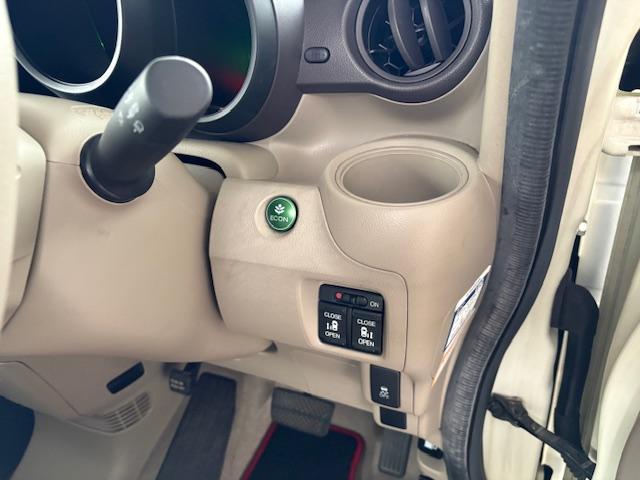 Ｎ－ＢＯＸ＋ Ｇ・Ｌパッケージ　ドライブレコーダー　両側電動スライドドア　オートライト　スマートキー　アイドリングストップ　電動格納ミラー　ベンチシート　ＣＶＴ　盗難防止システム　ＡＢＳ　ＥＳＣ　ＣＤ　アルミホイール　衝突安全ボディ（8枚目）