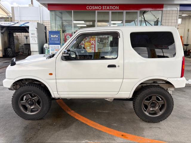 ジムニー ＸＧ　リフトアップ　Ｂｌｕｅｔｏｏｔｈ接続　社外マフラー　４ＷＤ　ドライブレコーダー　キーレスエントリー　電動格納ミラー　ＭＴ　ＡＢＳ　社外アルミホイール　衝突安全ボディ　エアコン　パワーウィンドウ（22枚目）