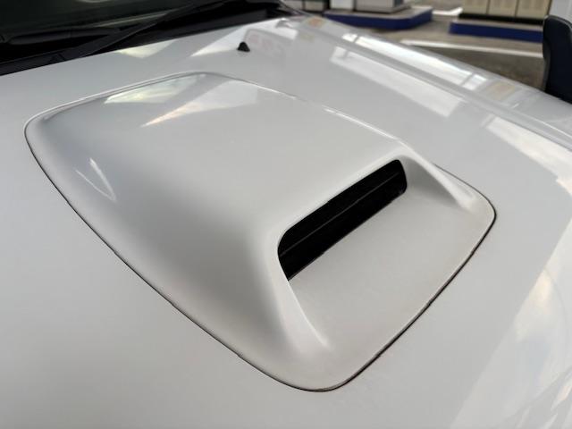 ジムニー ＸＧ　リフトアップ　Ｂｌｕｅｔｏｏｔｈ接続　社外マフラー　４ＷＤ　ドライブレコーダー　キーレスエントリー　電動格納ミラー　ＭＴ　ＡＢＳ　社外アルミホイール　衝突安全ボディ　エアコン　パワーウィンドウ（50枚目）