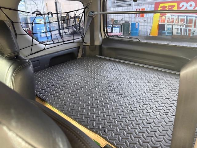 ジムニー ＸＧ　リフトアップ　Ｂｌｕｅｔｏｏｔｈ接続　社外マフラー　４ＷＤ　ドライブレコーダー　キーレスエントリー　電動格納ミラー　ＭＴ　ＡＢＳ　社外アルミホイール　衝突安全ボディ　エアコン　パワーウィンドウ（54枚目）