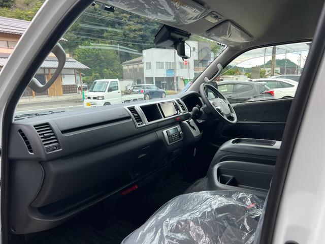 ハイエースワゴン グランドキャビン　★ワンオーナー★寒冷地仕様★純正ナビ、ＴＶ★パノラミックビューモニター★デジタルインナーミラー★ＬＥＤヘッドライト★イージークローザー付片側パワースライドドア★プッシュスタート★キーレス★ＥＴＣ（15枚目）
