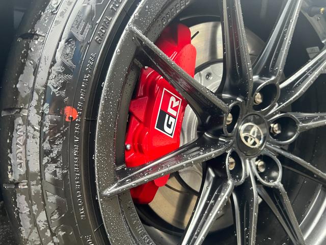 ＧＲカローラ ＲＺ　★ワンオーナー★ディスプレイオーディオ＋８スピーカーＪＢＬサウンドシステム★スポーツスペシャルパッケージ★サブラジエター★純正１８インチＡＷ（ＢＢＳ鍛造）★専用レッドキャリパー★置くだけ充電（17枚目）