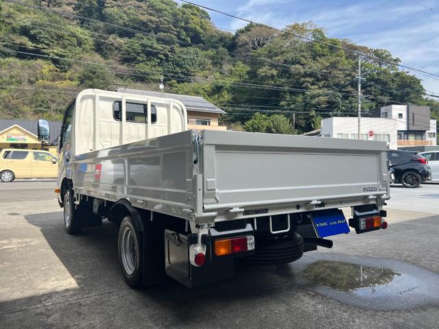 ダイナトラック モクセイジャストロー　★ワンオーナー★Ｇパッケージ★電動格納式ワイドビュー２面鏡式ミラー★フロントバンパー塗装樹脂＋メッキガーニッシュ★ＬＥＤヘッドライト、フォグランプ★Ｂモニター内蔵ミラー★キーレス★ＥＴＣ２．０（6枚目）