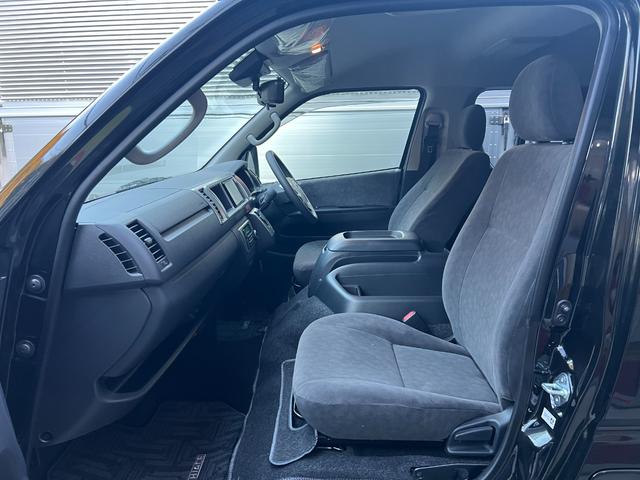 ハイエースワゴン ＧＬ　★ワンオーナー★寒冷地仕様★純正ナビ、ＴＶ★パノラミックビューモニター★デジタルインナーミラー★電動格納ミラー★片側パワースライドドア★オートマチックハイビーム★ＬＥＤヘッドライト★キーレス★ＥＴＣ（13枚目）
