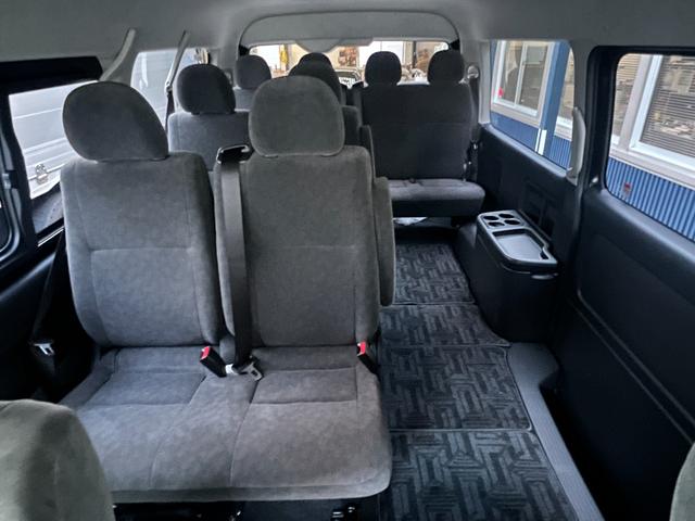 ハイエースワゴン ＧＬ　★ワンオーナー★寒冷地仕様★純正ナビ、ＴＶ★パノラミックビューモニター★デジタルインナーミラー★電動格納ミラー★片側パワースライドドア★オートマチックハイビーム★ＬＥＤヘッドライト★キーレス★ＥＴＣ（17枚目）