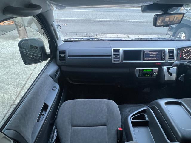 ハイエースワゴン ＧＬ　★ワンオーナー★寒冷地仕様★純正ナビ、ＴＶ★パノラミックビューモニター★デジタルインナーミラー★電動格納ミラー★片側パワースライドドア★オートマチックハイビーム★ＬＥＤヘッドライト★キーレス★ＥＴＣ（20枚目）