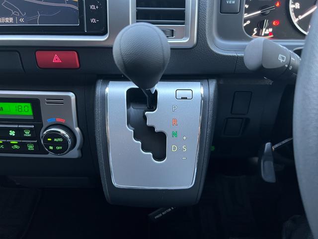 ハイエースワゴン ＧＬ　★ワンオーナー★寒冷地仕様★純正ナビ、ＴＶ★パノラミックビューモニター★デジタルインナーミラー★電動格納ミラー★片側パワースライドドア★オートマチックハイビーム★ＬＥＤヘッドライト★キーレス★ＥＴＣ（30枚目）