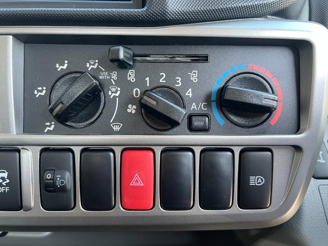 ダイナトラック モクセイジャストロー ★ワンオーナー★Gパッケージ★電動格納式熱線ワイドビュー2面鏡式ミラー★フロントバンパー塗装樹脂+メッキガーニッシュ★LEDヘッドライト、フォグランプ★Bモニター内蔵ミラー★キーレス★ETC2.0(19枚目)