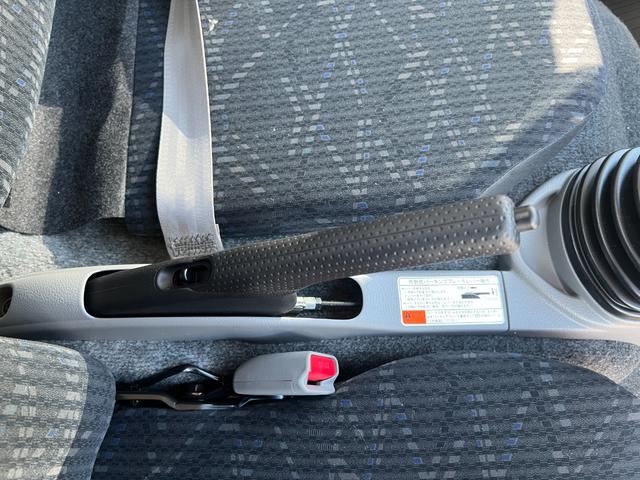 ダイナトラック モクセイジャストロー ★ワンオーナー★Gパッケージ★電動格納式熱線ワイドビュー2面鏡式ミラー★フロントバンパー塗装樹脂+メッキガーニッシュ★LEDヘッドライト、フォグランプ★Bモニター内蔵ミラー★キーレス★ETC2.0(23枚目)