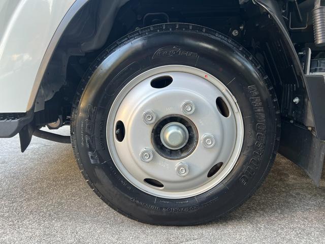 エルフトラック ホロウィング　★ワンオーナー★ホロウィング★電動格納ミラー★ライトレベライザー★オーバーヘッドシェルフ★誤発信抑制機能★キーレス★ＬＤＷＳ（27枚目）