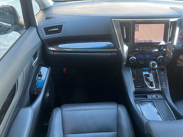 アルファード ２．５Ｓ　Ｃパッケージ　★ワンオーナー★純正ナビ、ＴＶ、Ｂモニター★ツインムーンルーフ★クルーズコントロール★ステアリングヒーター★シートヒーター＆ベンチレーション★メモリー機能付きパワーシート★フリップダウンモニター（19枚目）