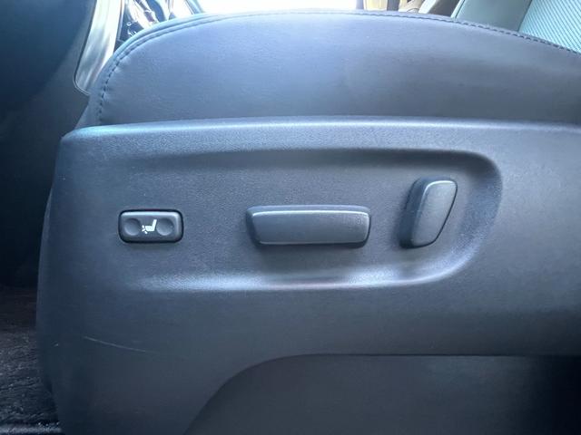 アルファード ２．５Ｓ　Ｃパッケージ　★ワンオーナー★純正ナビ、ＴＶ、Ｂモニター★ツインムーンルーフ★クルーズコントロール★ステアリングヒーター★シートヒーター＆ベンチレーション★メモリー機能付きパワーシート★フリップダウンモニター（20枚目）