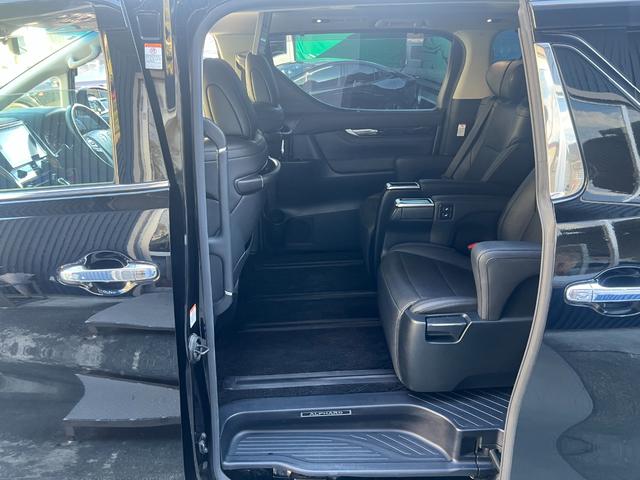 アルファード ２．５Ｓ　Ｃパッケージ　★ワンオーナー★純正ナビ、ＴＶ、Ｂモニター★ツインムーンルーフ★クルーズコントロール★ステアリングヒーター★シートヒーター＆ベンチレーション★メモリー機能付きパワーシート★フリップダウンモニター（21枚目）