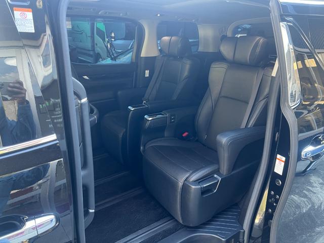 アルファード ２．５Ｓ　Ｃパッケージ　★ワンオーナー★純正ナビ、ＴＶ、Ｂモニター★ツインムーンルーフ★クルーズコントロール★ステアリングヒーター★シートヒーター＆ベンチレーション★メモリー機能付きパワーシート★フリップダウンモニター（22枚目）