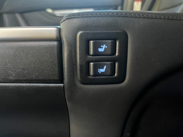 アルファード ２．５Ｓ　Ｃパッケージ　★ワンオーナー★純正ナビ、ＴＶ、Ｂモニター★ツインムーンルーフ★クルーズコントロール★ステアリングヒーター★シートヒーター＆ベンチレーション★メモリー機能付きパワーシート★フリップダウンモニター（23枚目）