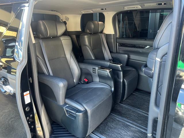 アルファード ２．５Ｓ　Ｃパッケージ　★ワンオーナー★純正ナビ、ＴＶ、Ｂモニター★ツインムーンルーフ★クルーズコントロール★ステアリングヒーター★シートヒーター＆ベンチレーション★メモリー機能付きパワーシート★フリップダウンモニター（25枚目）