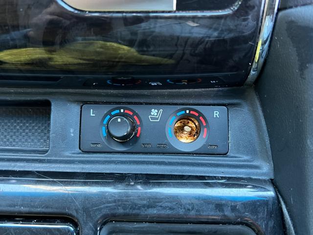 アルファード ２．５Ｓ　Ｃパッケージ　★ワンオーナー★純正ナビ、ＴＶ、Ｂモニター★ツインムーンルーフ★クルーズコントロール★ステアリングヒーター★シートヒーター＆ベンチレーション★メモリー機能付きパワーシート★フリップダウンモニター（40枚目）