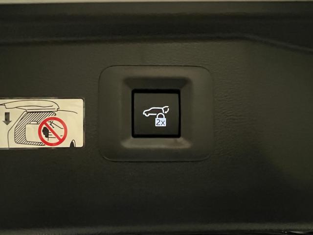 ヴェルファイアハイブリッド エグゼクティブラウンジ　★ワンオーナー★寒冷地仕様★モデリスタエアロパーツ＋モデリスタシグネチャーイルミブレード★ユニバーサルステップ★左右独立ムーンルーフ★ＪＢＬサウンドシステム★リアエンターテインメント（10枚目）