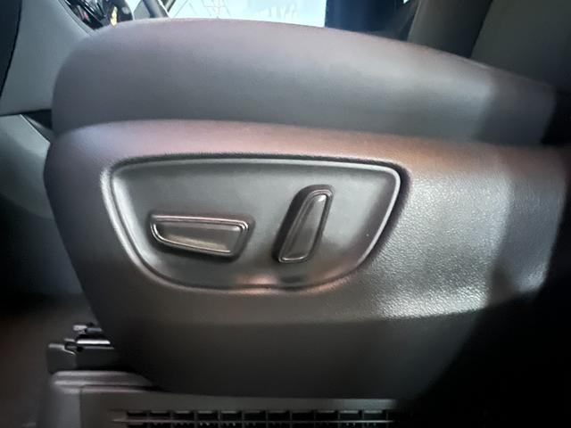 ヴェルファイアハイブリッド エグゼクティブラウンジ　★ワンオーナー★寒冷地仕様★モデリスタエアロパーツ＋モデリスタシグネチャーイルミブレード★ユニバーサルステップ★左右独立ムーンルーフ★ＪＢＬサウンドシステム★リアエンターテインメント（25枚目）