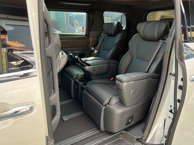 ヴェルファイアハイブリッド エグゼクティブラウンジ　★ワンオーナー★寒冷地仕様★モデリスタエアロパーツ＋モデリスタシグネチャーイルミブレード★ユニバーサルステップ★左右独立ムーンルーフ★ＪＢＬサウンドシステム★リアエンターテインメント（27枚目）