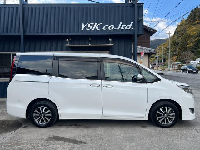 エスクァイア ハイブリッドＧｉ　★ワンオーナー★純正ナビ、ＴＶ、Ｂモニター★両側パワースライドドア★クルーズコントロール★シートヒーター★フリップダウンモニター★オートマチックハイビーム★ＥＴＣ（5枚目）