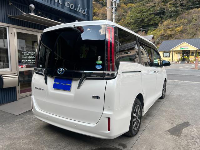 エスクァイア ハイブリッドＧｉ　★ワンオーナー★純正ナビ、ＴＶ、Ｂモニター★両側パワースライドドア★クルーズコントロール★シートヒーター★フリップダウンモニター★オートマチックハイビーム★ＥＴＣ（7枚目）