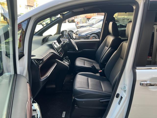 エスクァイア ハイブリッドＧｉ　★ワンオーナー★純正ナビ、ＴＶ、Ｂモニター★両側パワースライドドア★クルーズコントロール★シートヒーター★フリップダウンモニター★オートマチックハイビーム★ＥＴＣ（16枚目）