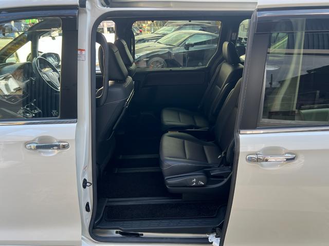 エスクァイア ハイブリッドＧｉ　★ワンオーナー★純正ナビ、ＴＶ、Ｂモニター★両側パワースライドドア★クルーズコントロール★シートヒーター★フリップダウンモニター★オートマチックハイビーム★ＥＴＣ（19枚目）