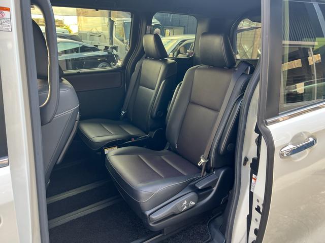 エスクァイア ハイブリッドＧｉ　★ワンオーナー★純正ナビ、ＴＶ、Ｂモニター★両側パワースライドドア★クルーズコントロール★シートヒーター★フリップダウンモニター★オートマチックハイビーム★ＥＴＣ（20枚目）