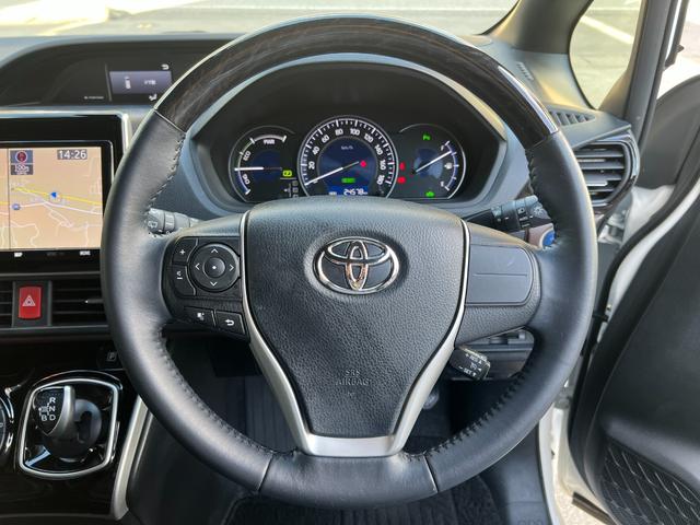 エスクァイア ハイブリッドＧｉ　★ワンオーナー★純正ナビ、ＴＶ、Ｂモニター★両側パワースライドドア★クルーズコントロール★シートヒーター★フリップダウンモニター★オートマチックハイビーム★ＥＴＣ（25枚目）