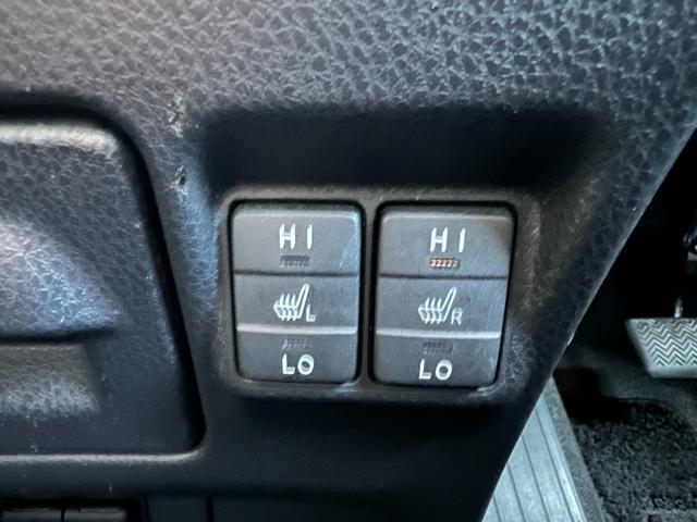 エスクァイア ハイブリッドＧｉ　★ワンオーナー★純正ナビ、ＴＶ、Ｂモニター★両側パワースライドドア★クルーズコントロール★シートヒーター★フリップダウンモニター★オートマチックハイビーム★ＥＴＣ（31枚目）