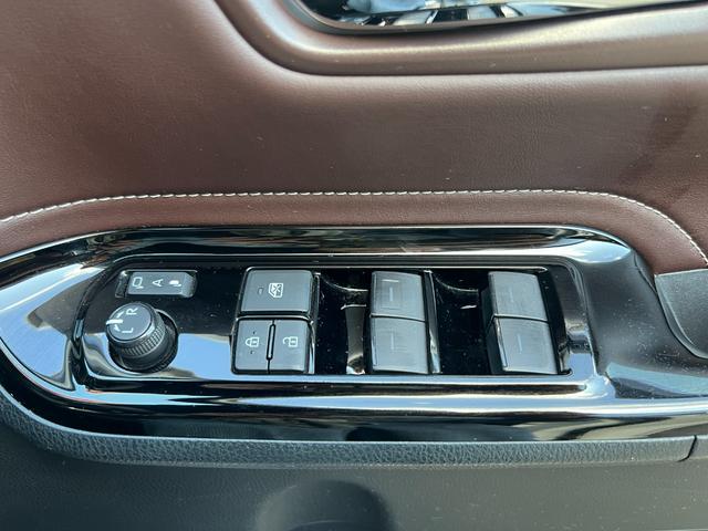 エスクァイア ハイブリッドＧｉ　★ワンオーナー★純正ナビ、ＴＶ、Ｂモニター★両側パワースライドドア★クルーズコントロール★シートヒーター★フリップダウンモニター★オートマチックハイビーム★ＥＴＣ（37枚目）