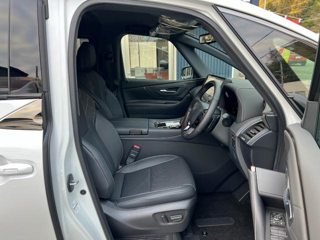 ヴェルファイアハイブリッド Z プレミア ★ワンオーナー★左右独立ツインムーンルーフ★リアエンターテインメントシステム★14インチディスプレイオーディオ★カラーヘッドアップディスプレイユニバーサルステップ★シートヒーター&ベンチレーション(10枚目)