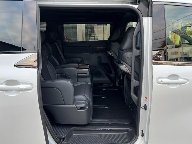 ヴェルファイアハイブリッド Z プレミア ★ワンオーナー★左右独立ツインムーンルーフ★リアエンターテインメントシステム★14インチディスプレイオーディオ★カラーヘッドアップディスプレイユニバーサルステップ★シートヒーター&ベンチレーション(20枚目)